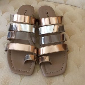 NEW! NEVER BEEN WORN DONALD/PLINER SANDELS